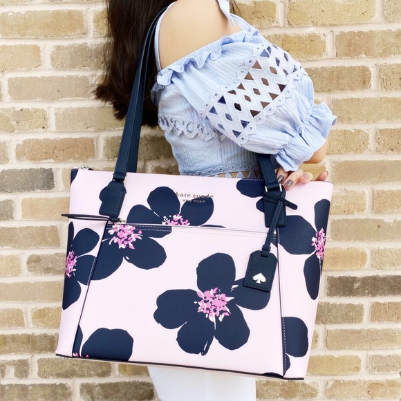 NWT๐๐Kate Spade Grand Flora Pocket Tote & Wallet - Picture 4 of 14